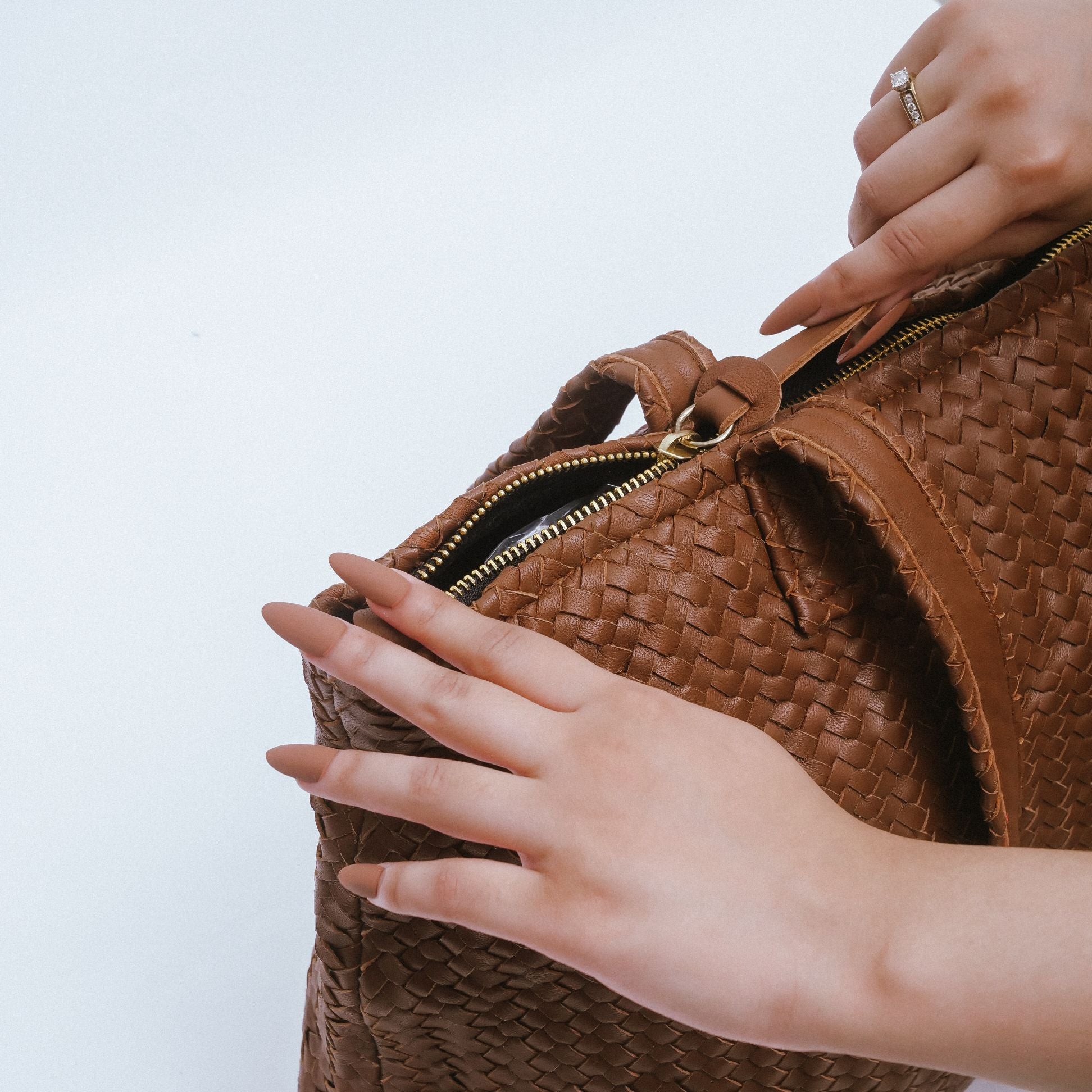 Handmade Woven  Original Leather Bag With Zipper-Tan Brown