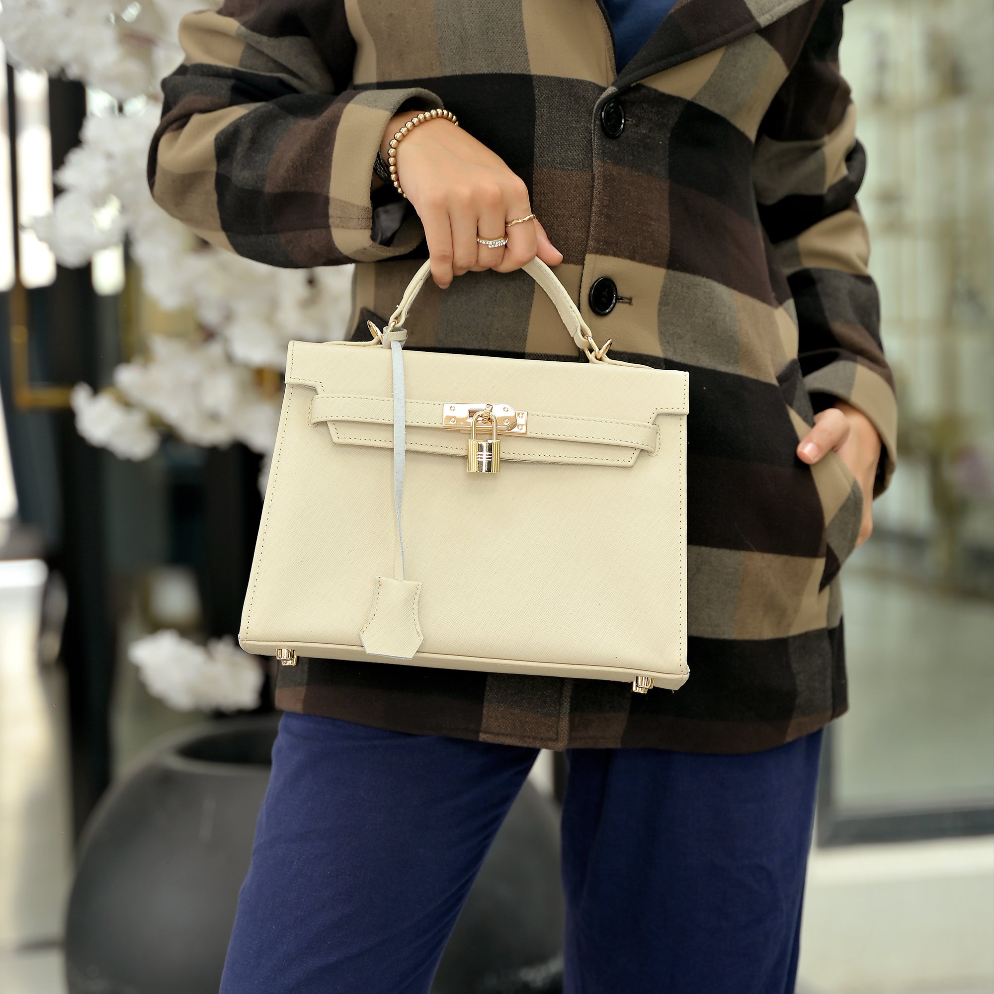 Saffiano Aura Lock Womens Top Handle Bag